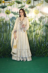 Arpita and Aayush’s Diwali Party attended by Salman Khan, Shilpa Shetty, Rakul Preet Singh, Saiee Manjrekar, Huma Qureshi, and others