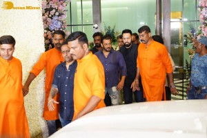 Bollywood Celebrities including Salman Khan have attended the Ganesh Chaturthi Celebrations at Arpita’s house