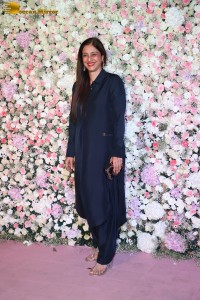 Arpita’s Eid Party attended by Salman Khan, Anil Kapoor, Aamir Khan, Pooja Hegde, Huma Qureshi, Dia Mirza, Bhagyashree, Tabu and others