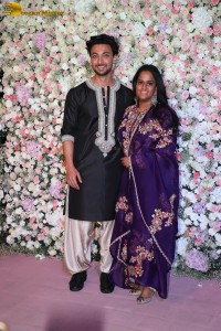 Arpita’s Eid Party attended by Salman Khan, Anil Kapoor, Aamir Khan, Pooja Hegde, Huma Qureshi, Dia Mirza, Bhagyashree, Tabu and others