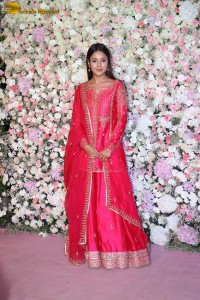 Arpita’s Eid Party attended by Salman Khan, Anil Kapoor, Aamir Khan, Pooja Hegde, Huma Qureshi, Dia Mirza, Bhagyashree, Tabu and others