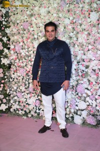 Arpita’s Eid Party attended by Salman Khan, Anil Kapoor, Aamir Khan, Pooja Hegde, Huma Qureshi, Dia Mirza, Bhagyashree, Tabu and others