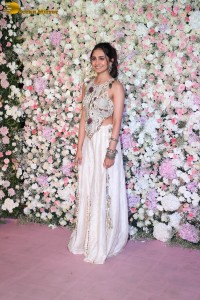 Arpita’s Eid Party attended by Salman Khan, Anil Kapoor, Aamir Khan, Pooja Hegde, Huma Qureshi, Dia Mirza, Bhagyashree, Tabu and others