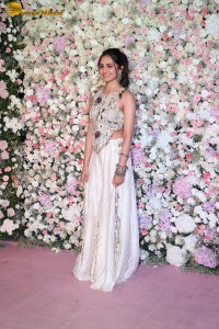 Arpita’s Eid Party attended by Salman Khan, Anil Kapoor, Aamir Khan, Pooja Hegde, Huma Qureshi, Dia Mirza, Bhagyashree, Tabu and others