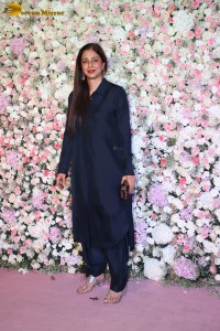 Arpita’s Eid Party attended by Salman Khan, Anil Kapoor, Aamir Khan, Pooja Hegde, Huma Qureshi, Dia Mirza, Bhagyashree, Tabu and others