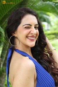 indian actress arshin mehta hot photoshoot in a blue dress