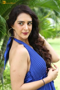 indian actress arshin mehta hot photoshoot in a blue dress