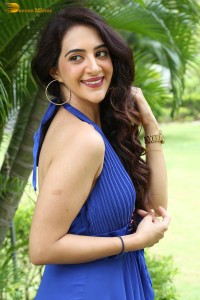 indian actress arshin mehta hot photoshoot in a blue dress