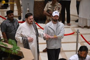 Asha Bhosle’s Antim Darshan attended by Sachin Tendulkar, Jackie Shroff, Tabu, Riteish Deshmukh, Eknath Shinde, and others