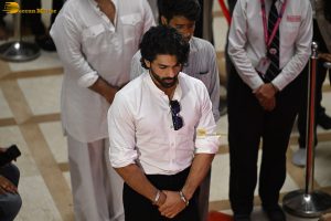 Asha Bhosle’s Antim Darshan attended by Sachin Tendulkar, Jackie Shroff, Tabu, Riteish Deshmukh, Eknath Shinde, and others