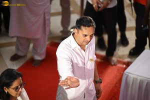 Asha Bhosle’s Antim Darshan attended by Sachin Tendulkar, Jackie Shroff, Tabu, Riteish Deshmukh, Eknath Shinde, and others