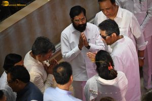 Asha Bhosle’s Antim Darshan attended by Sachin Tendulkar, Jackie Shroff, Tabu, Riteish Deshmukh, Eknath Shinde, and others