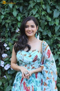 actress ashika ranganath cute photoshoot