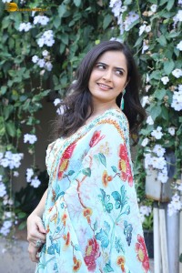 actress ashika ranganath cute photoshoot