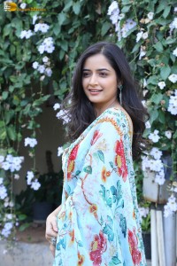 actress ashika ranganath cute photoshoot