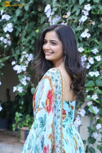 actress ashika ranganath cute photoshoot