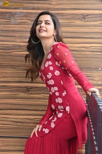 actress Ashika Ranganath beautiful in a red salwar