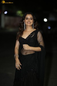 actress Ashika Ranganath beautiful in a black saree