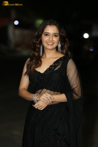 actress Ashika Ranganath beautiful in a black saree