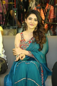 indian actress athulya ravi pretty in a blue saree