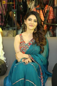 indian actress athulya ravi pretty in a blue saree