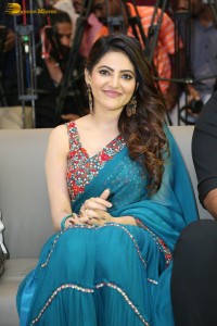 indian actress athulya ravi pretty in a blue saree