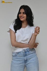 indian actress avantika dassani cute in a white top and blue denim jeans