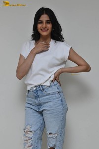 indian actress avantika dassani cute in a white top and blue denim jeans