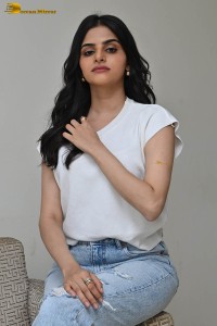 indian actress avantika dassani cute in a white top and blue denim jeans