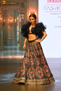 actress Avneet Kaur ramp walk at a fashion show