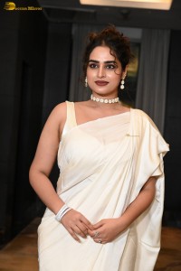 actress Ayesha Khan beautiful in a white saree