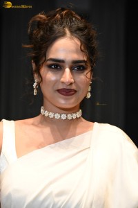 actress Ayesha Khan beautiful in a white saree