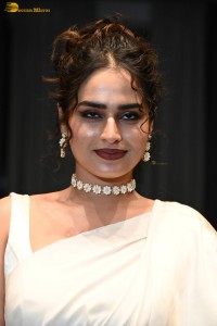 actress Ayesha Khan beautiful in a white saree