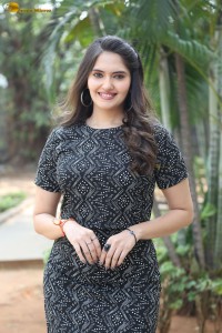 actress ayraa hot photoshoot in a black dress