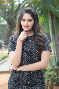 actress ayraa hot photoshoot in a black dress