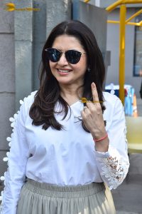 Celebrities including Hema Malini, Bhagyashree, Shraddha Kapoor, Tushar Kapoor, and Rakesh Roshan cast votes in BMC election 2026