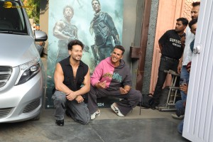 Akshay Kumar and Tiger Shroff promote ‘Bade Miyan Chote Miyan'