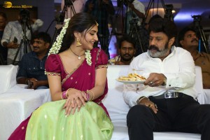 Bhagavanth Kesari Press Meet attended by Nandamuri Balakrishna, Sreeleela, and Thaman