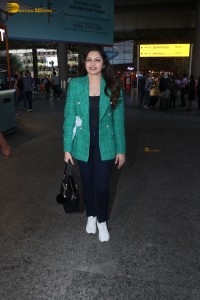 maine pyaar kiya actress bhagyashree seen at mumbai airport