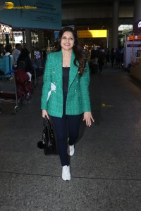 maine pyaar kiya actress bhagyashree seen at mumbai airport