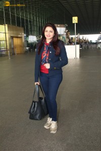 actress bhagyashree beautiful in jeans jacket