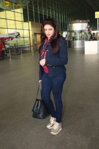 actress bhagyashree beautiful in jeans jacket