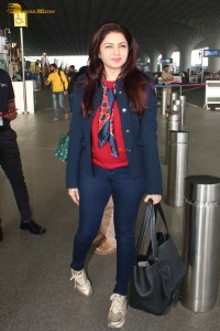 actress bhagyashree beautiful in jeans jacket