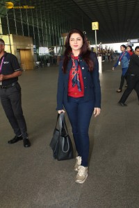 actress bhagyashree beautiful in jeans jacket