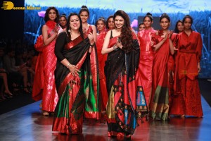 Actress Bhagyashree in a black saree at lakme fashion week 2022
