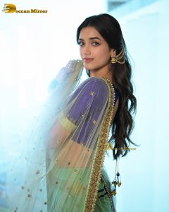 actress bhagyashri borse sexy in a saree