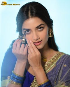 actress bhagyashri borse sexy in a saree