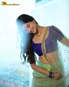 actress bhagyashri borse sexy in a saree