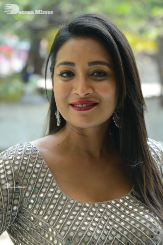 Telugu Actress Bhanu Sri photoshoot in a grey dress