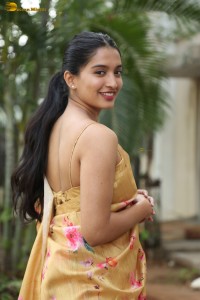 actress Bhavana Vazhapandal ravishing looks in a gold color saree